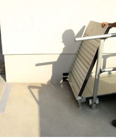 Rampe per accessibilità in alluminio antiscivolo per facilitare l’accesso a edifici